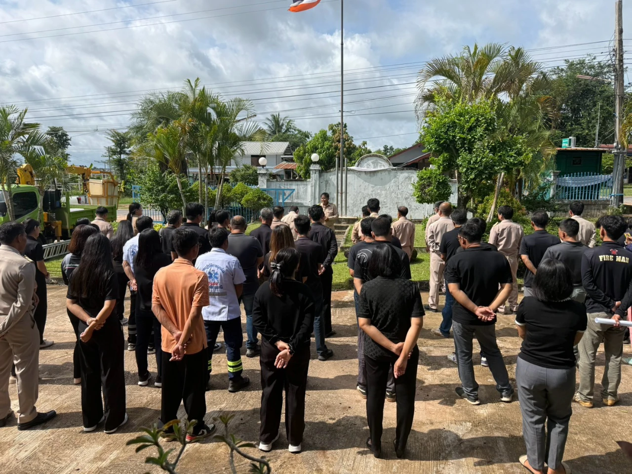 โครงการปรับปรุงและพัฒนาสถานที่ทำงานน่าอยู่ 5 ส "กิจกรรมเข้าแถวเคารพธงชาติเพื่อระลึกถึงความสำคัญของธงชาติไทย และแสดงออกถึงความภาคภูมิใจ ความรักชาติ"